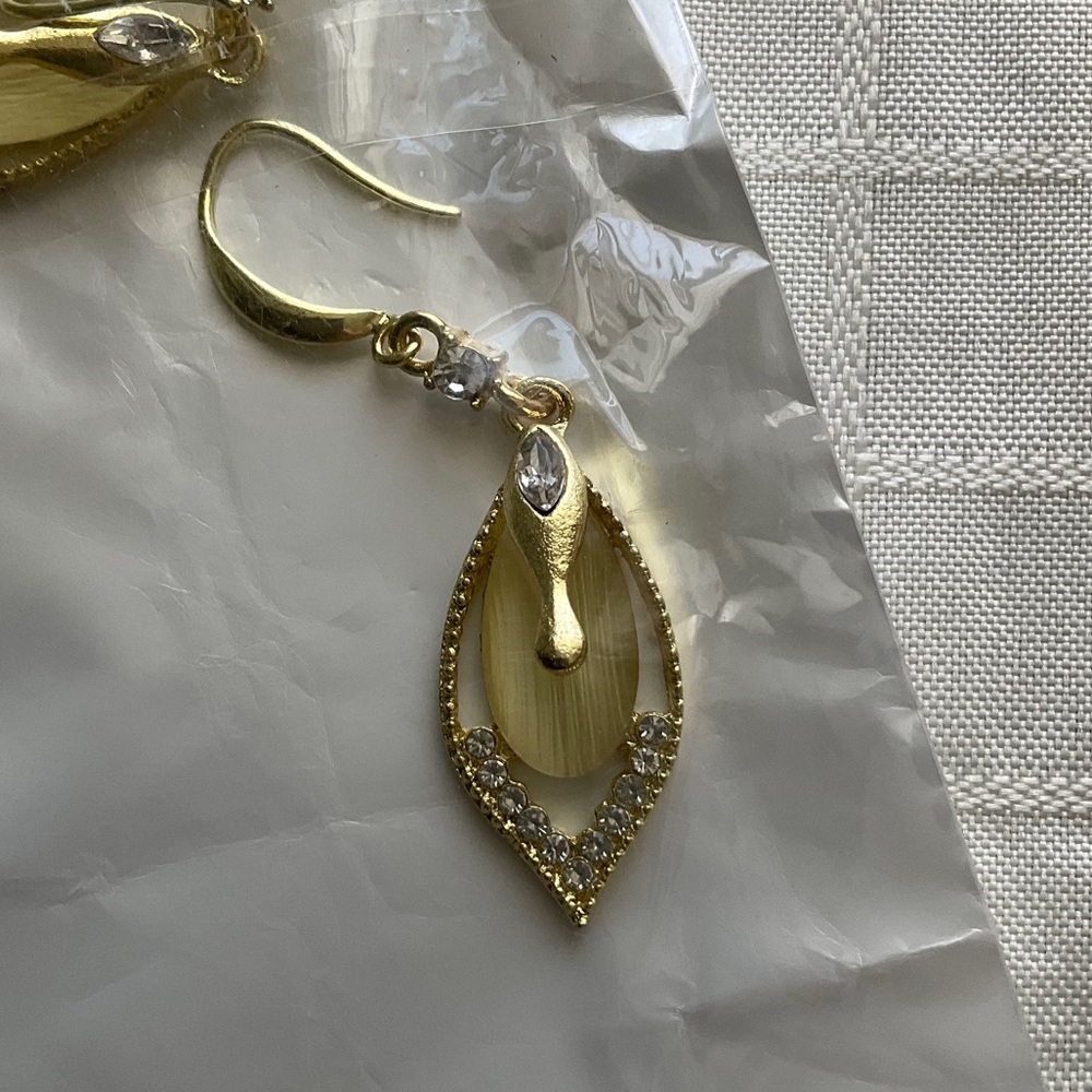 3 for $30 item - Elegant Gold Tone Teardrop Earrings